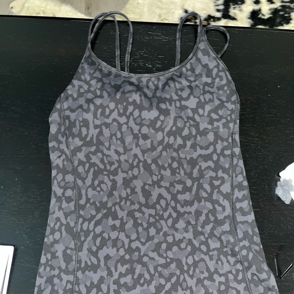 Double strap tank